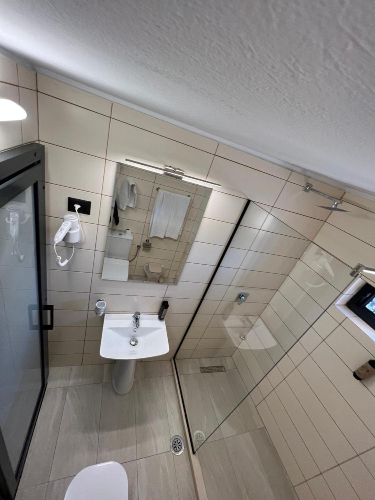 Hotel Primavera Vlore Ngoại thất bức ảnh