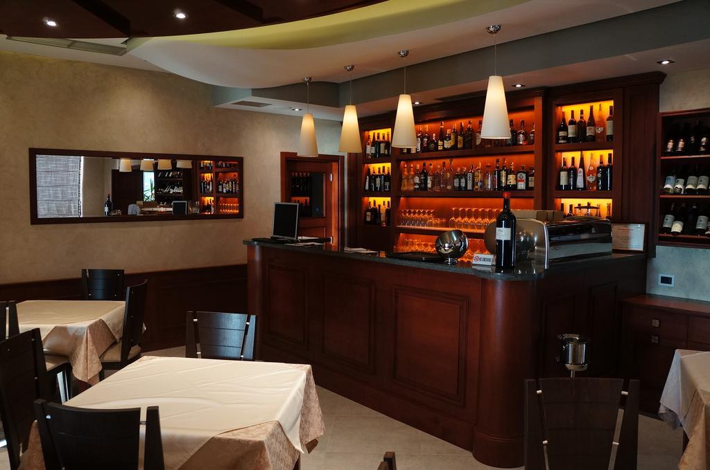 Hotel Primavera Vlore Ngoại thất bức ảnh